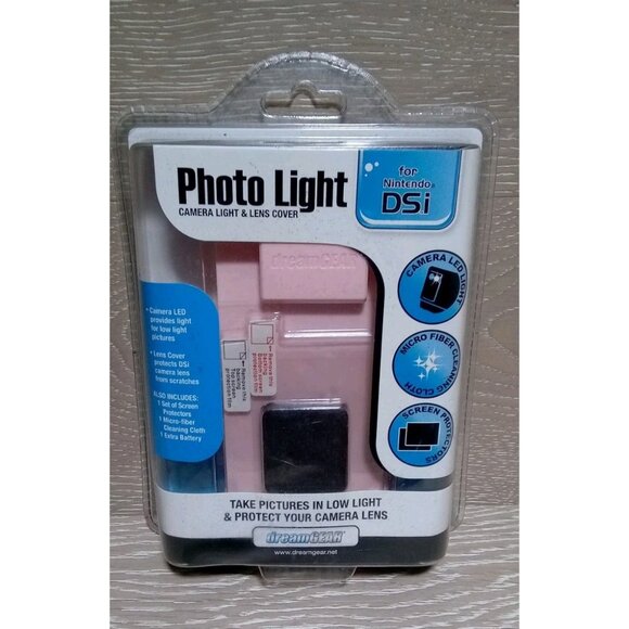 Dream Gear Pink Photo Light - Camera Light & Lens Cover Kit for Nintendo DSI - Picture 3 of 3